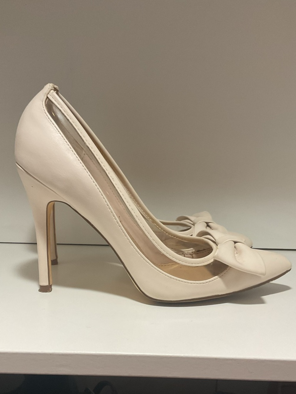 JustFab Cream Pointed-Toe Bow Stiletto Heels
